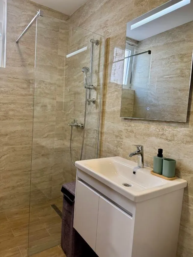 Rent, two bedroom apartment, 62m², Radanovići, Kotor