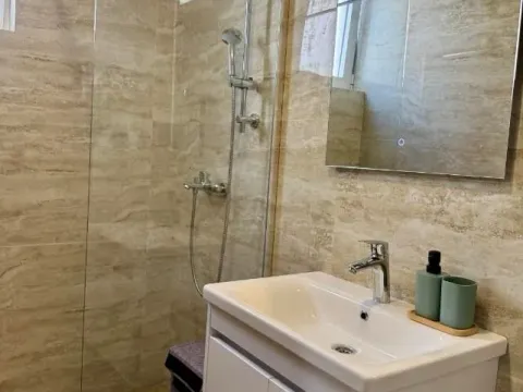 Rent, two bedroom apartment, 62m², Radanovići, Kotor - image 14