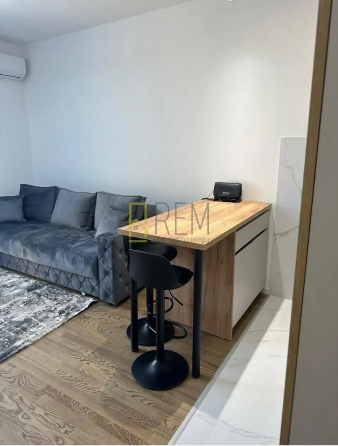 Prodaja, garsonjera, 26m², Pobrežje, Podgorica