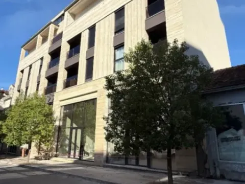 Rent, office space, 117m², Centar, Podgorica - image 1