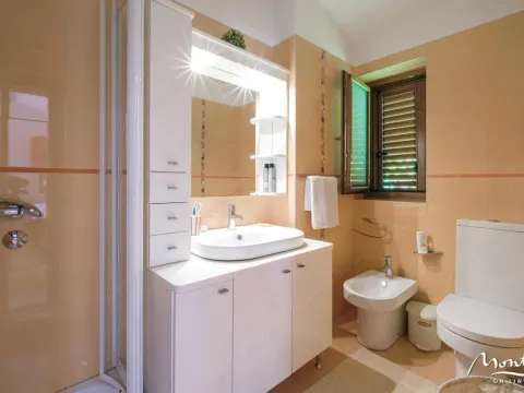 Sale, house, 305m², Orahovac, Kotor - image 42