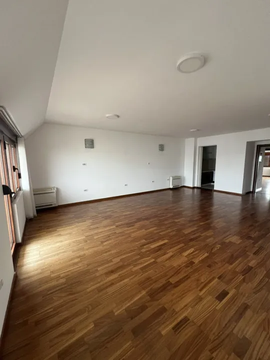 Rent, office space, 220m², Preko Morače, Podgorica
