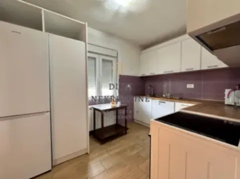 Izdavanje, kuća, 200m², Tološi, Podgorica - image 3