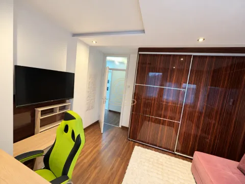 Rent, two bedroom apartment, 78m², Medijana, Niš - image 6