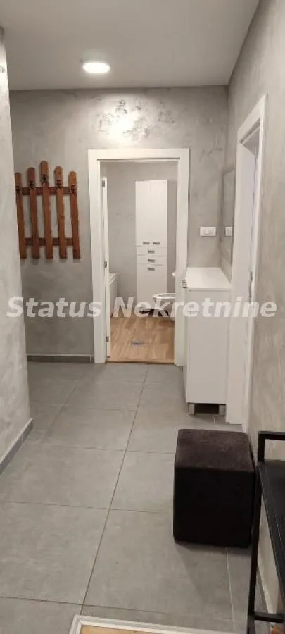 Izdavanje, dvosoban stan, 48m², Rotkvarija, Novi Sad Sve Podlokacije