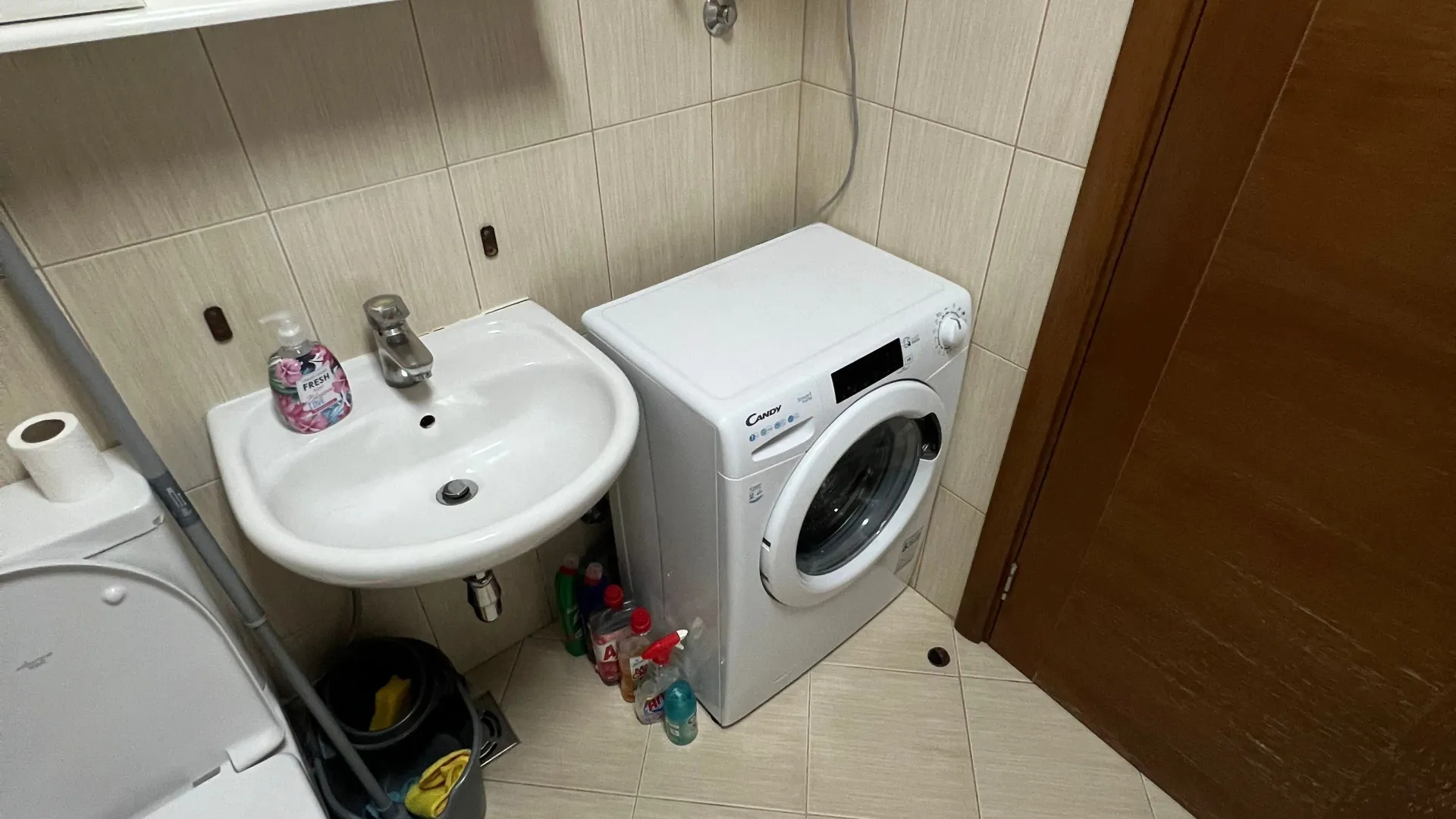 Izdavanje, jednosoban stan, 52m², Centar, Bar