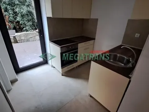 Izdavanje, kuća, 247m², Petrovaradin, Novi Sad - image 12