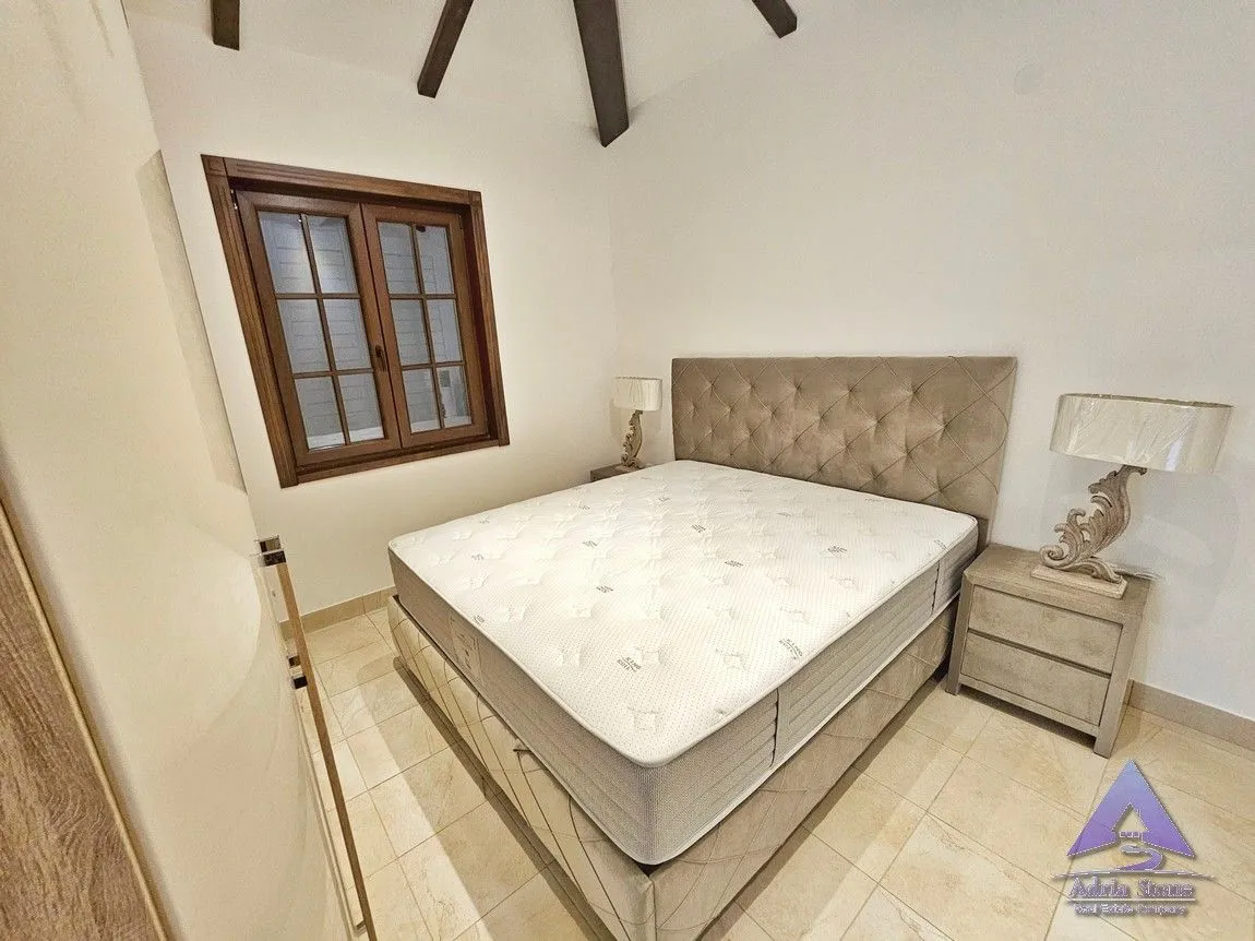 Prodaja, dvosoban stan, 103m², Kostanjica, Kotor
