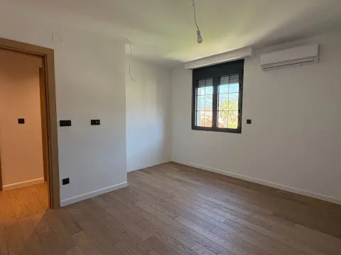 Prodaja, trosoban stan, 101m², Tivat, Crna Gora - image 11
