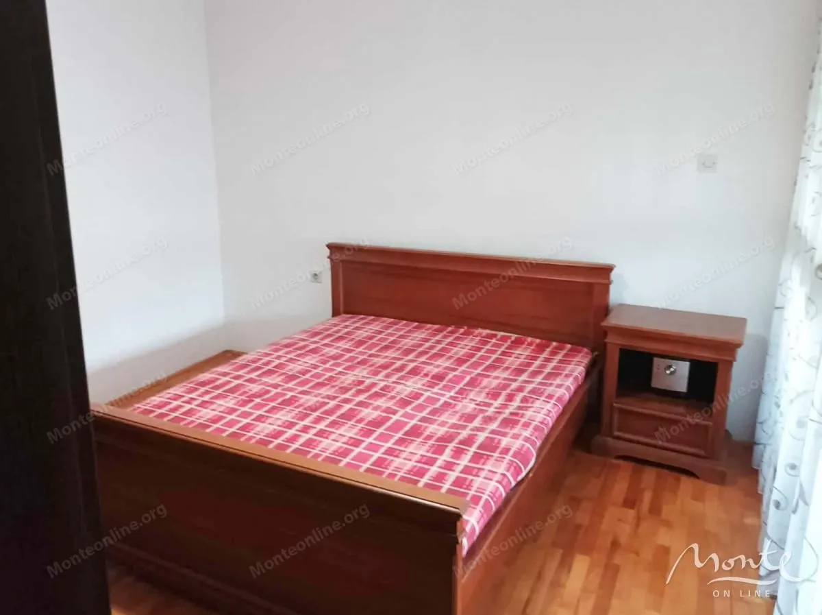 Prodaja, dvosoban stan, 76m², Blok 5, Podgorica