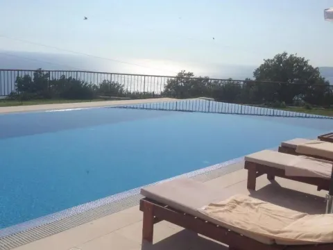 Izdavanje, kuća, 600m², Blizikuće, Budva - image 17