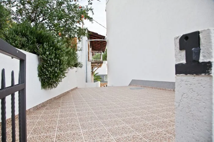 Prodaja, stan, 138m², Dobra Voda, Bar