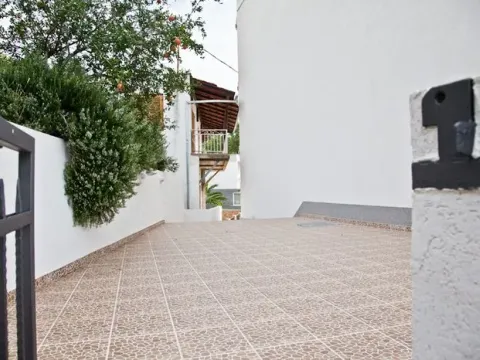 Prodaja, stan, 138m², Dobra Voda, Bar - image 7