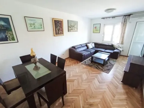 Izdavanje, dvosoban stan, 85m2, Gintaš, Podgorica Izdavanje, dvosoban stan, 85m2, Gintaš, Podgorica