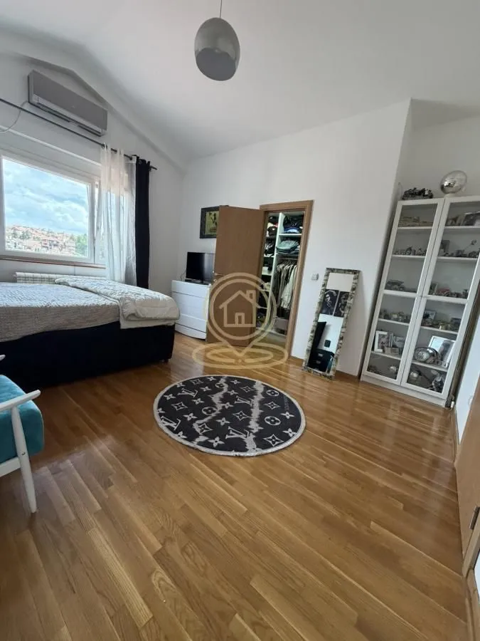 Prodaja, četvorosoban stan, 110m², Pivara, Kragujevac