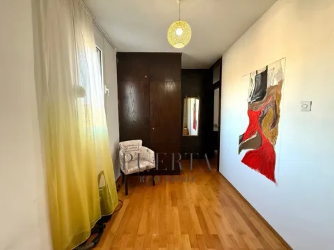 Izdavanje, dvosoban stan, 47m², Blok 5, Podgorica - image 10