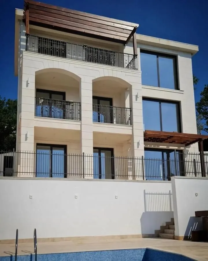 Sale, house, 300m², Reževići, Budva