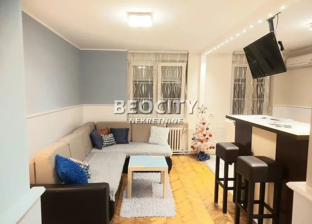 Izdavanje, dvosoban stan, 46m², Centar, Novi Sad