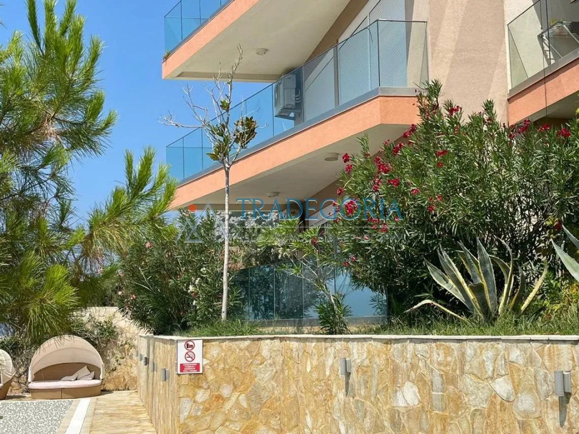 Prodaja, dvosoban stan, 120m², Dobra Voda, Bar