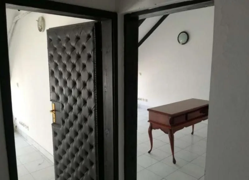 Rent, office space, 300m², Surčin, Beograd