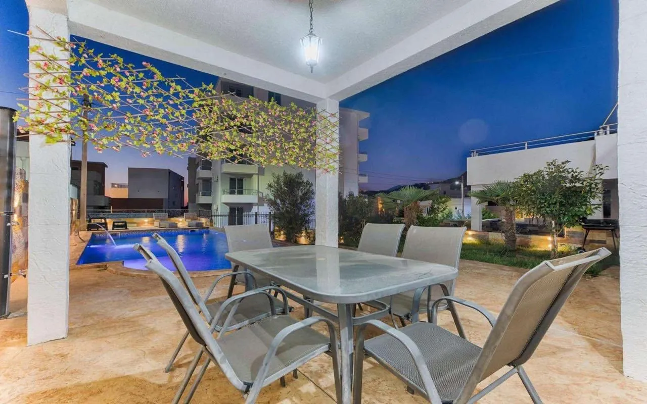Prodaja, kuća, 170m², Dobra Voda, Budva