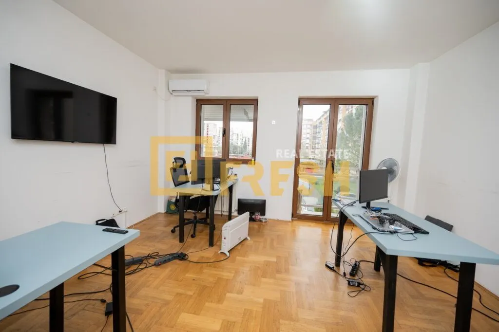 Prodaja, trosoban stan, 138m², Preko Morače, Podgorica