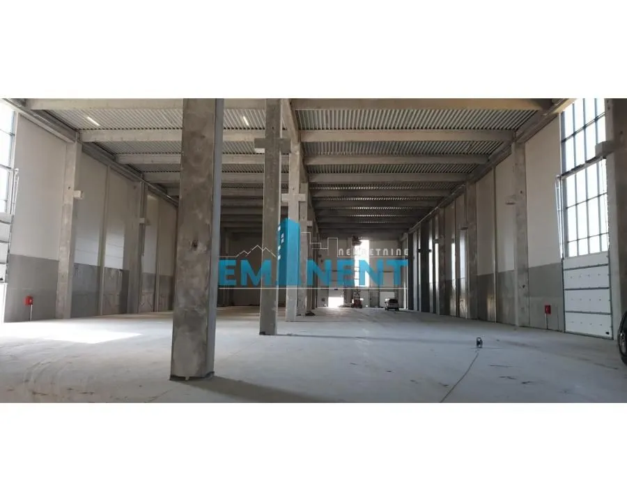 Sale, office space, 4500m², Centar, Stara Pazova