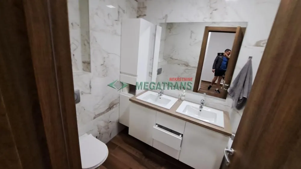 Izdavanje, četvorosoban stan, 100m², Novi Sad Sve Podlokacije, Novi Sad