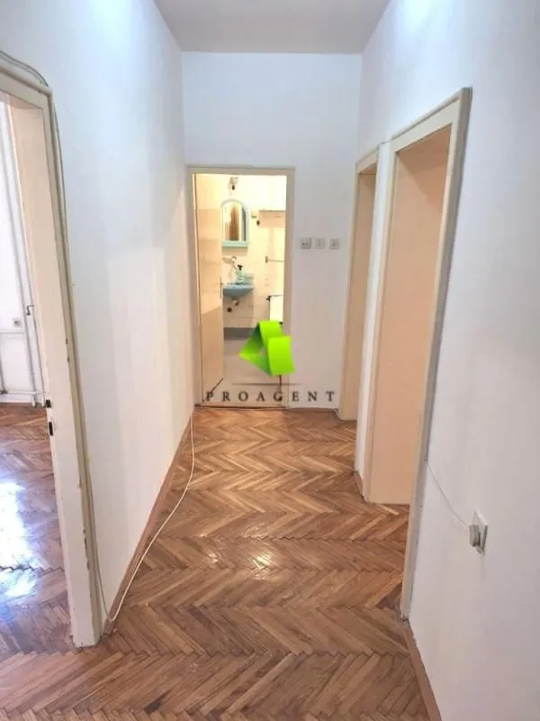 Rent, office space, 66m², Medijana, Niš