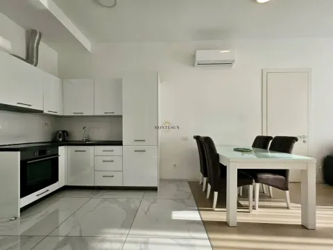 Rent, two bedroom apartment, 51m², Bečići, Budva - image 8