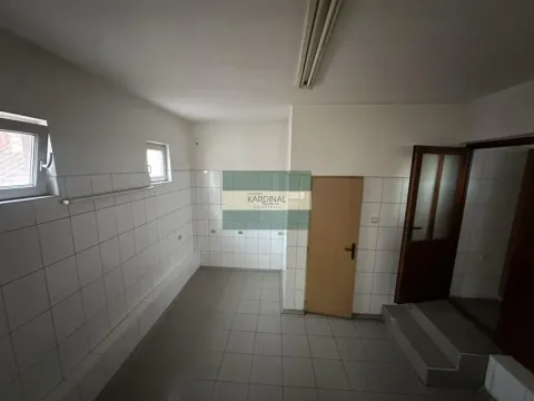 Rent, office space, 55m², Šest topola, Kragujevac - image 8