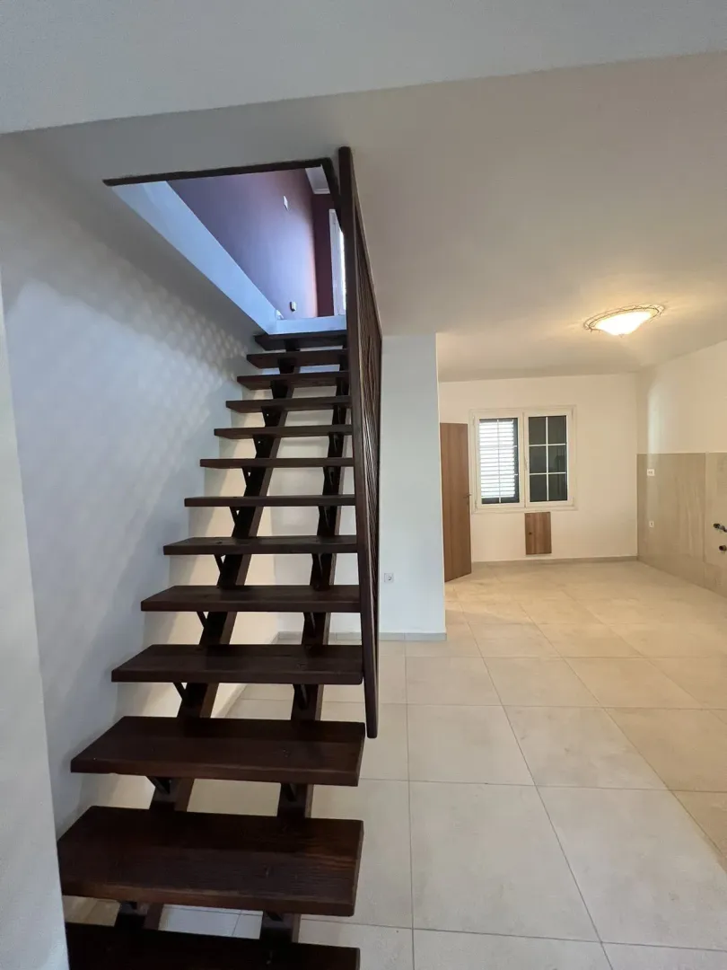 Prodaja, kuća, 100m², Stara Varoš, Podgorica