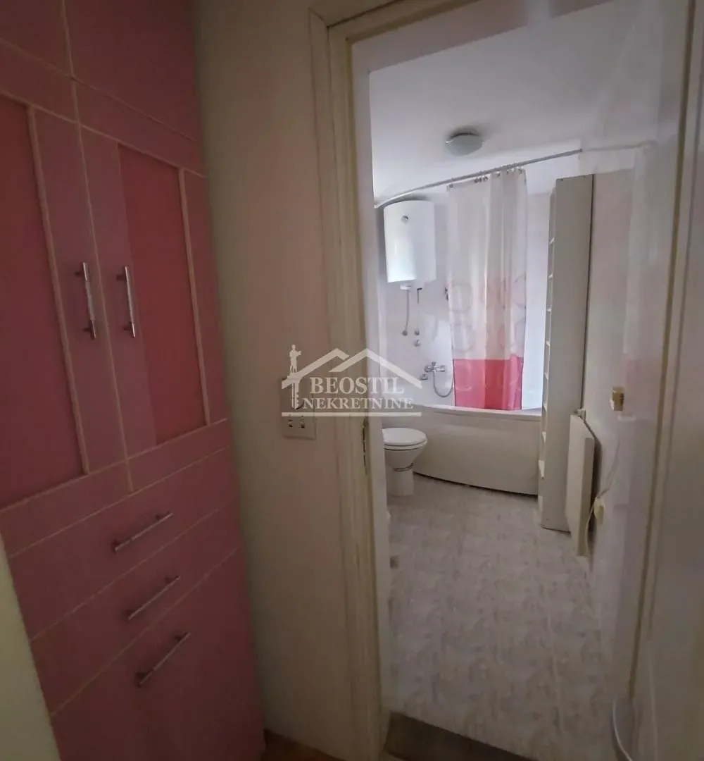Prodaja, trosoban stan, 85m², Vračar Hram, Vračar Sve Podlokacije