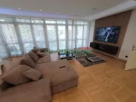 Izdavanje, trosoban stan, 148m², Savski Venac, Beograd - image 6