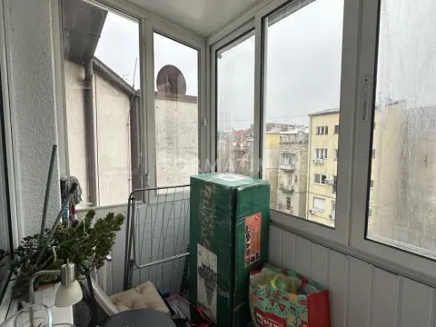 Izdavanje, trosoban stan, 89m², Stari Grad, Beograd - image 10