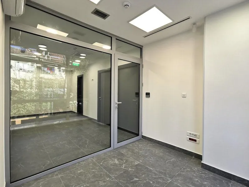 Rent, office space, 77m², Centar, Podgorica
