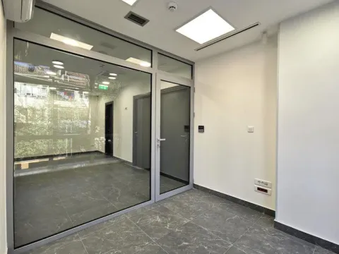 Rent, office space, 77m², Centar, Podgorica - image 7