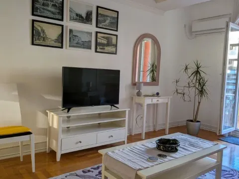 Izdavanje, trosoban stan, 93m², City Kvart, Podgorica - image 2