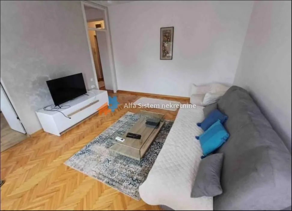 Izdavanje, dvosoban stan, 51m², Kalenić Pijaca, Vračar Sve Podlokacije