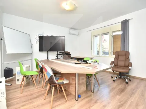 Izdavanje, poslovni prostor, 90m², Gorica C, Podgorica - image 4