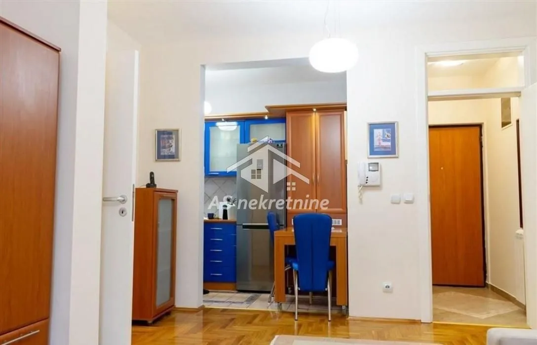 Rent, two bedroom apartment, 52m², Savski Venac, Beograd