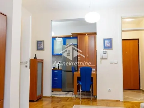 Rent, two bedroom apartment, 52m², Savski Venac, Beograd - image 4
