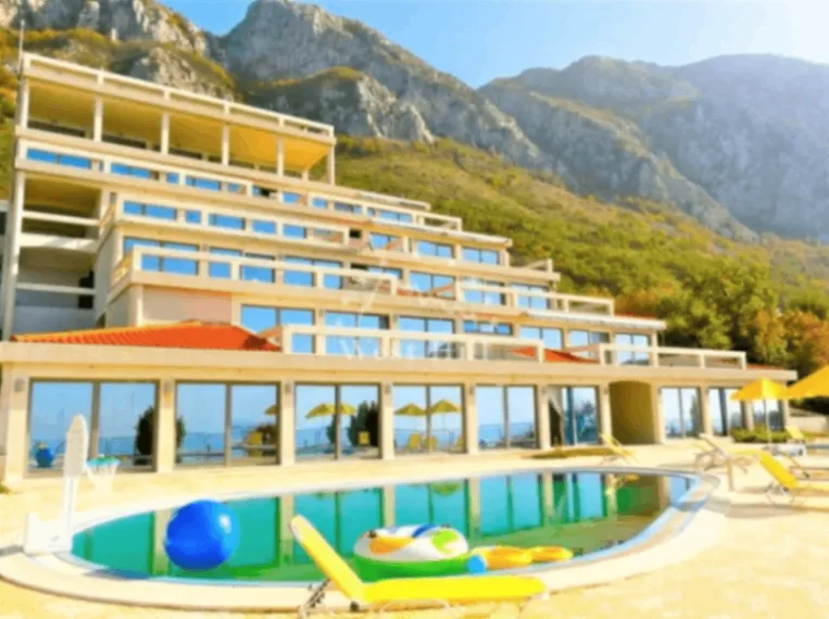 Sale, house, 3200m², Blizikuće, Budva
