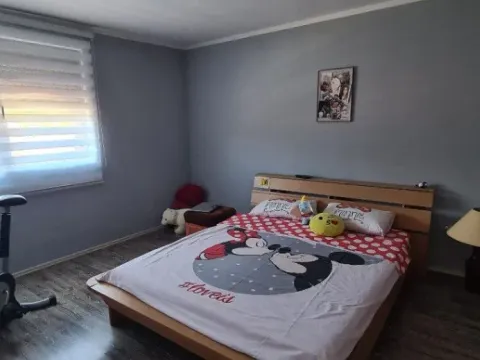 Prodaja, četvorosoban stan, 110m², Cetinje, Crna Gora - image 2