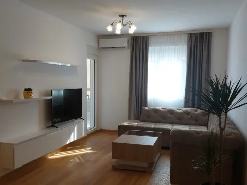 Izdavanje, jednosoban stan, 48m², New City, Podgorica