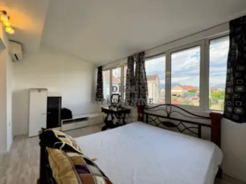 Izdavanje, trosoban stan, 130m², Gornja Gorica, Podgorica - image 5