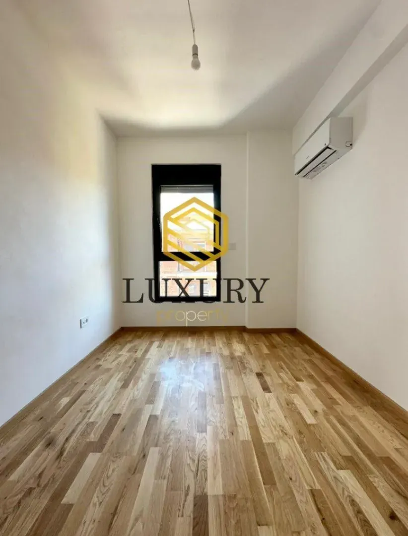 Prodaja, dvosoban stan, 69m², Šušanj, Bar