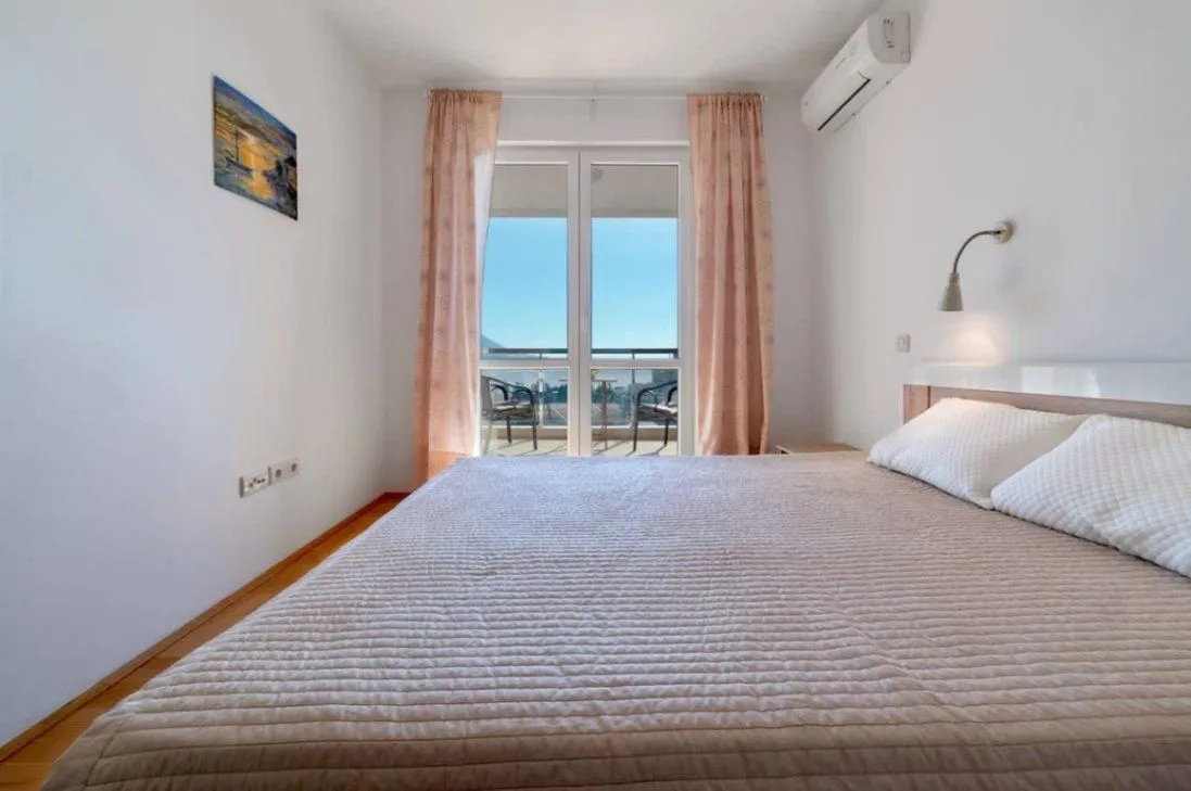 Sale, two bedroom apartment, 69m², Bečići, Budva