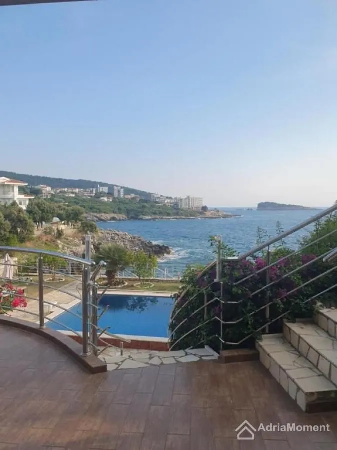 Prodaja, kuća, 330m², Utjeha, Bar