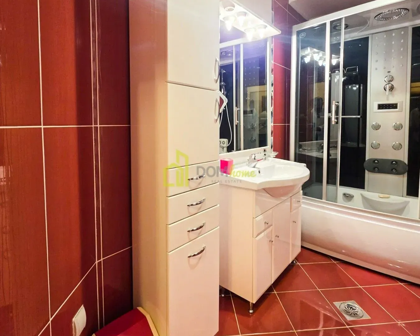 Prodaja, trosoban stan, 197m², Vezirov Most, Podgorica